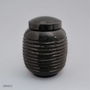 Ceramic Urn Breva 2l Black Star